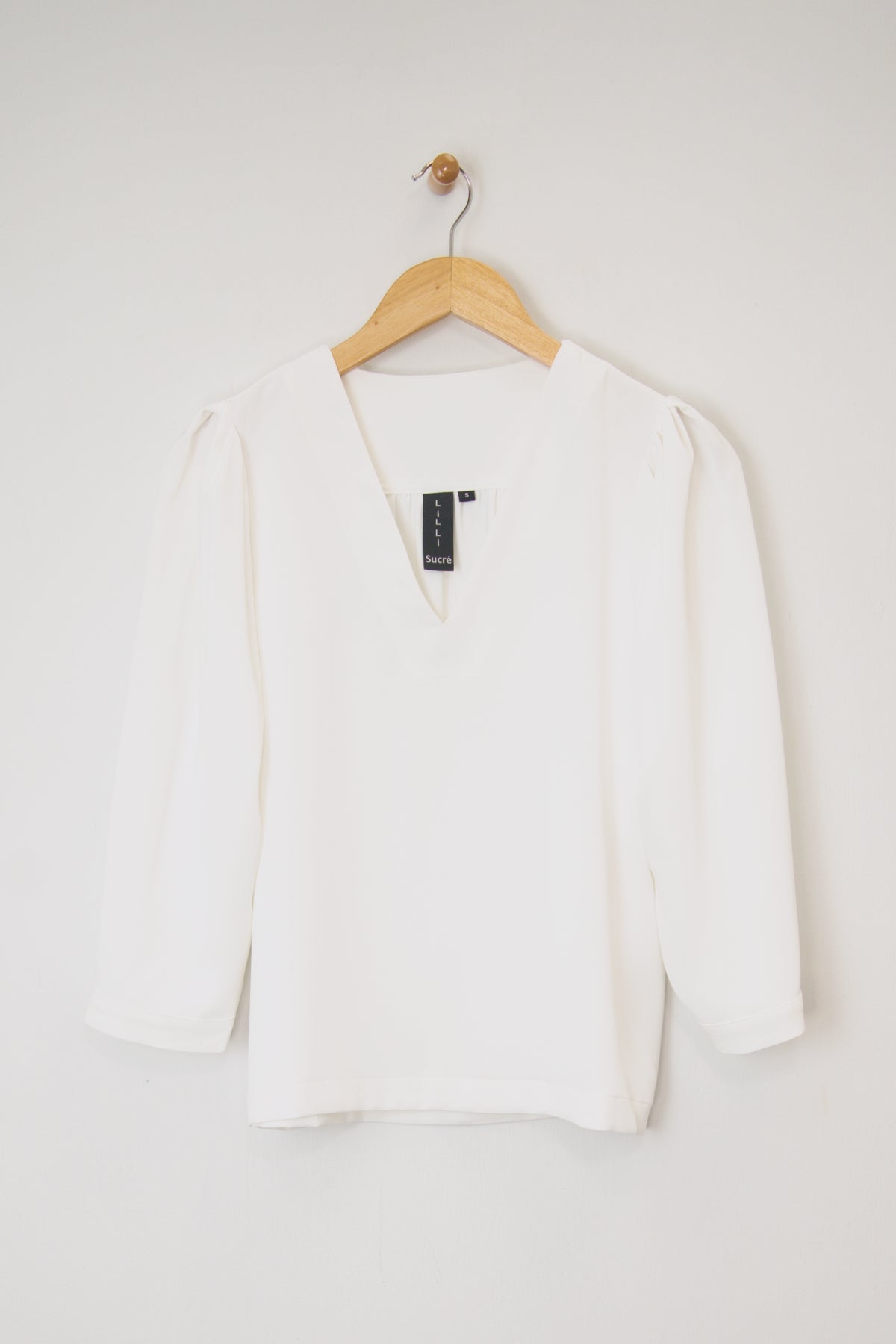 25" Elbow Sleeve V Top with Gathered Shoulder