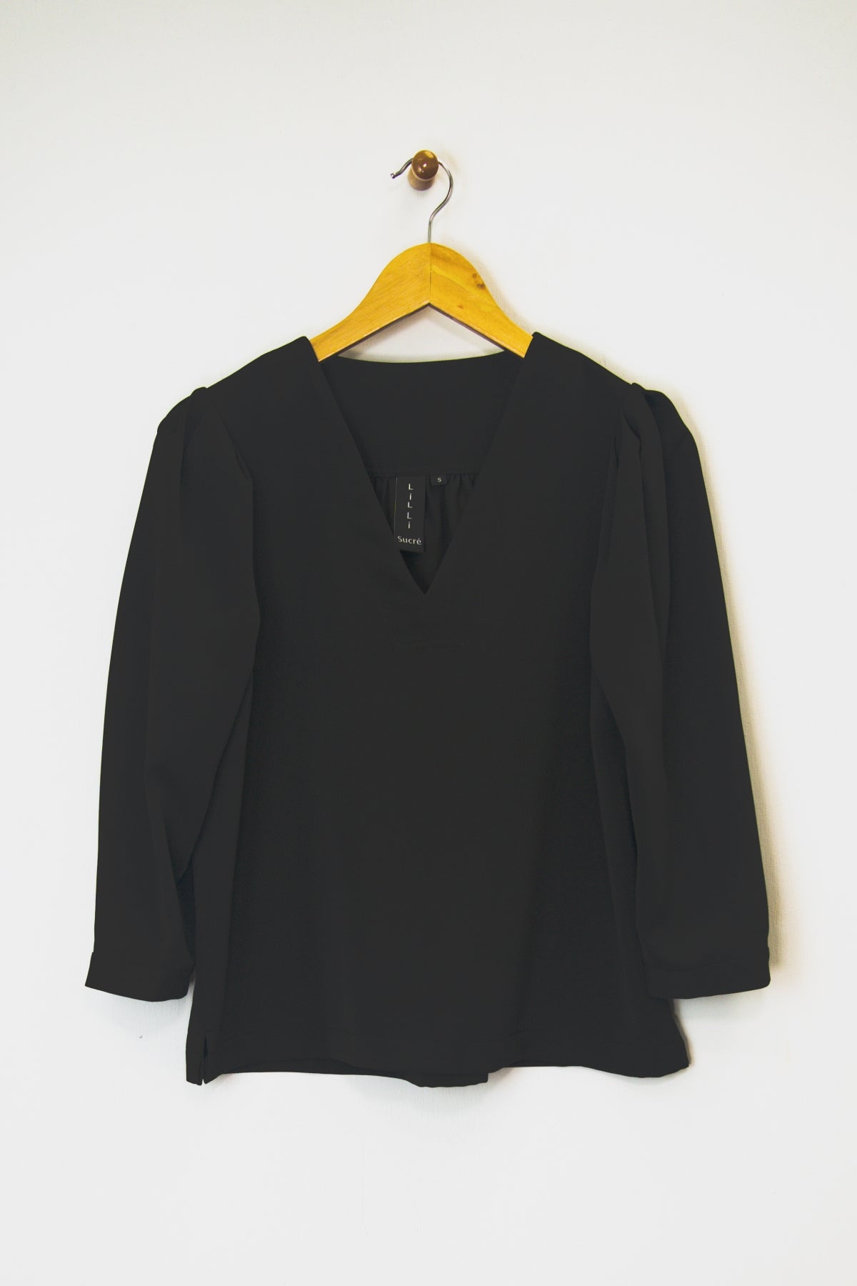 25" Elbow Sleeve V Top with Gathered Shoulder