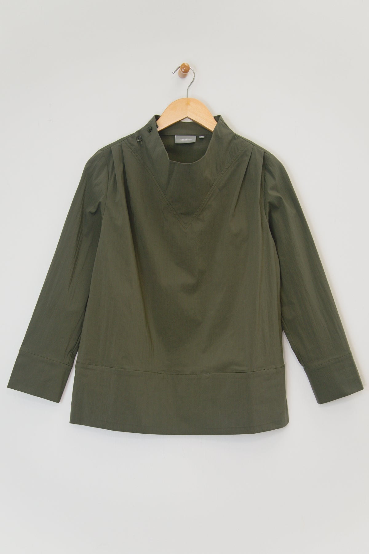 25" Long Sleeve 3 Button Funnel Collar Top