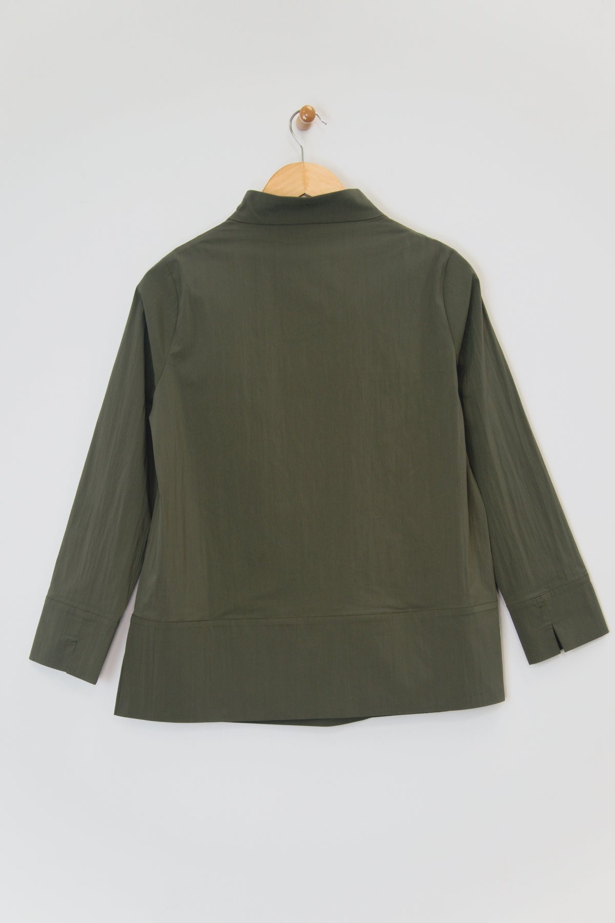 25" Long Sleeve 3 Button Funnel Collar Top