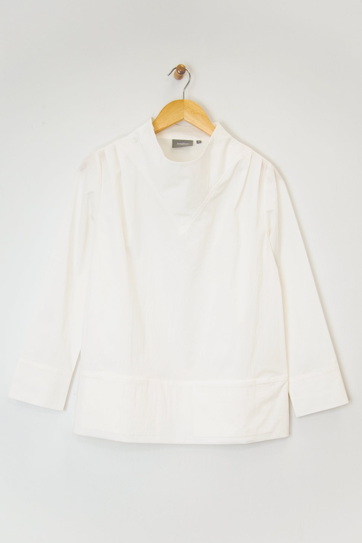 25" Long Sleeve 3 Button Funnel Collar Top