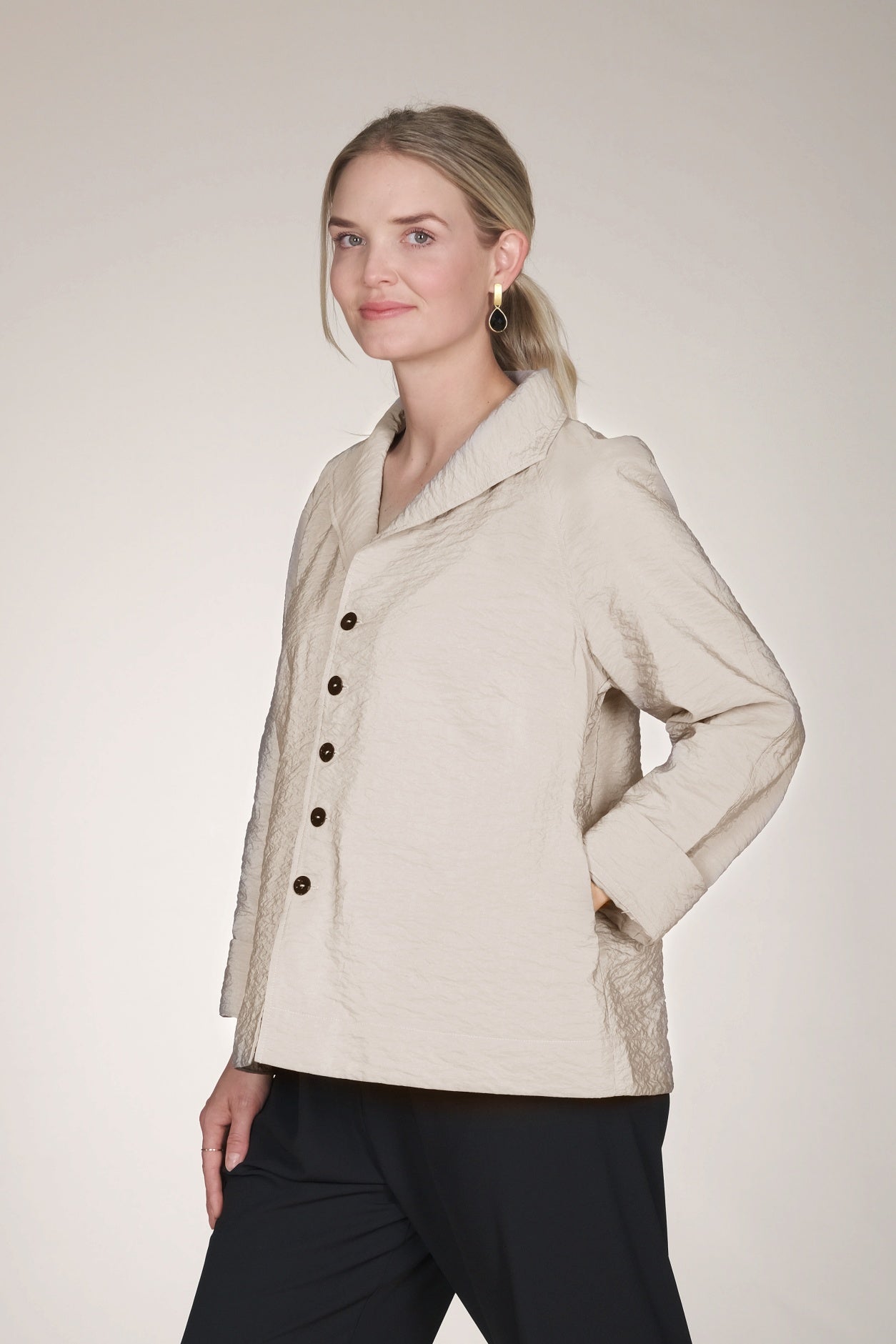 24" Wing Collar Crispy Jacket