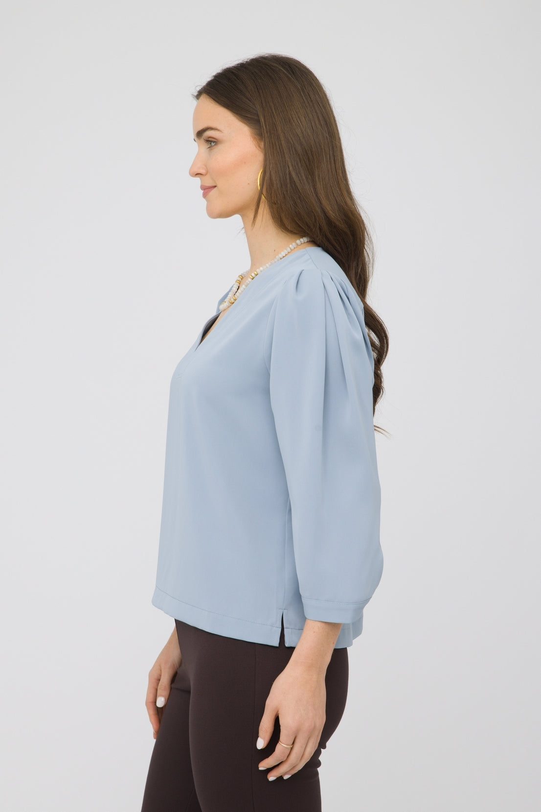 25" Elbow Sleeve V Top with Gathered Shoulder